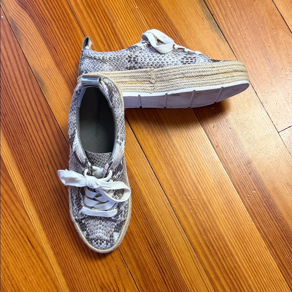 Treasure & Bond Snake Print Sneakers